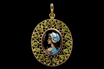 Green Zirconias Lady Enamel Medallion
