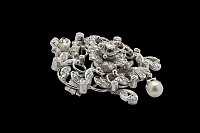 Alfinete Flor Pérolas Brilhantes