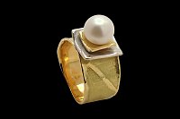 Pearl Two Tone Ring