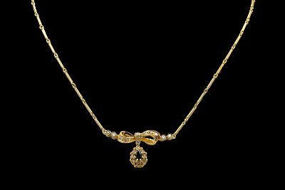 Gargantilha Laço Brilhantes Safiras