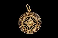 Medalha Redonda Filigrana Zircónia Branca