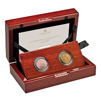 La Reina Isabel II y SM el Rey Carlos III Juego 2 Monedas en Oro